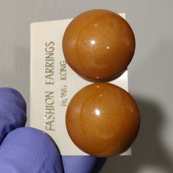 Women's Stunning Brown Circle Shape Stud Earrings with Silver tone hardware 0.75 - Picture 3 of 5